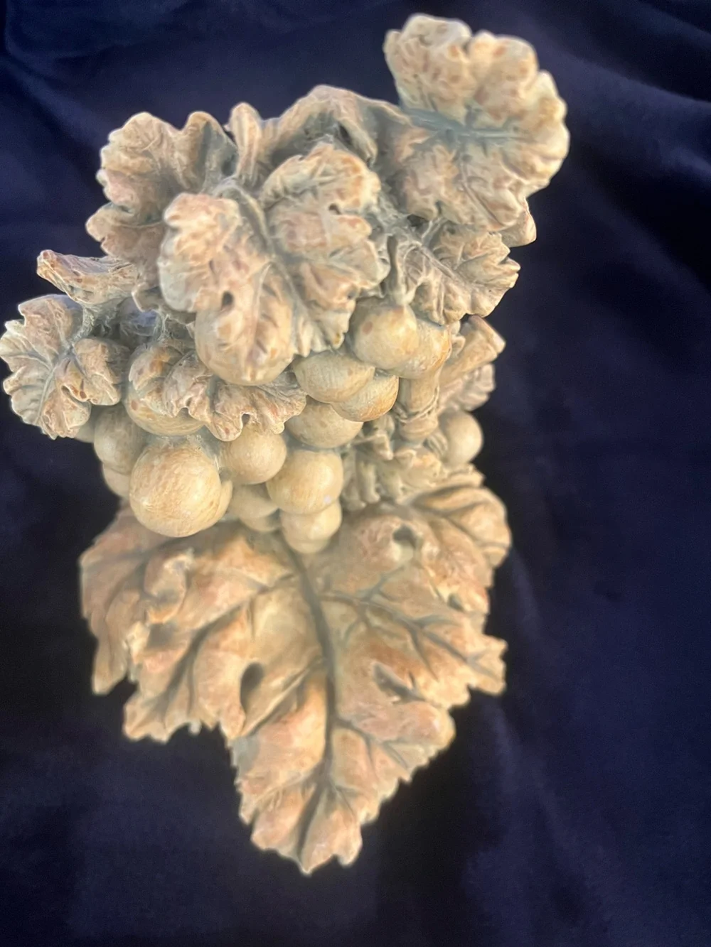 Vintage ‘88 Grapes Vineyard Scroll Retro Resin
